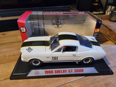 Shelby Collectibles 1/18 1966 GT350R