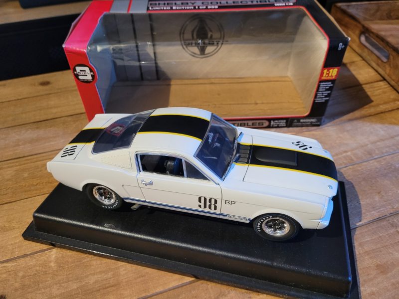 Shelby Collectibles 1/18 1966 GT350R